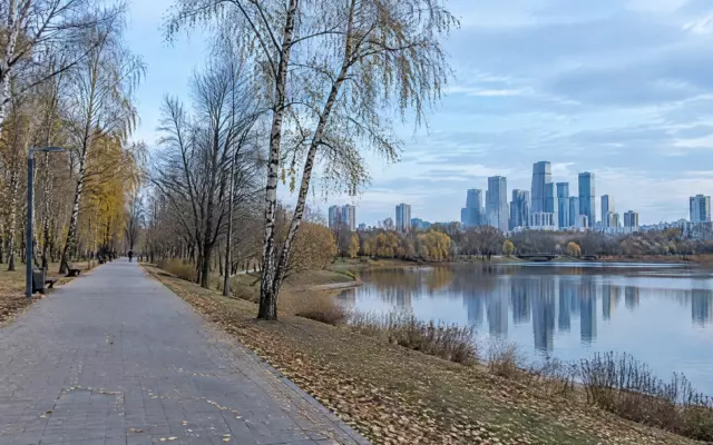 Москву до конца недели ждёт сухая погода, а 1 ноября пойдёт дождь
